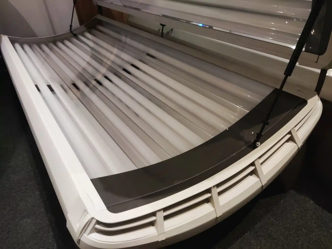 Zeer netjes!! | Hapro Onyx 26/1 combi - Lichaamskoeler - Krachtige gezichtsbruiner - Bijna nieuwe lampen! - Afbeelding 10