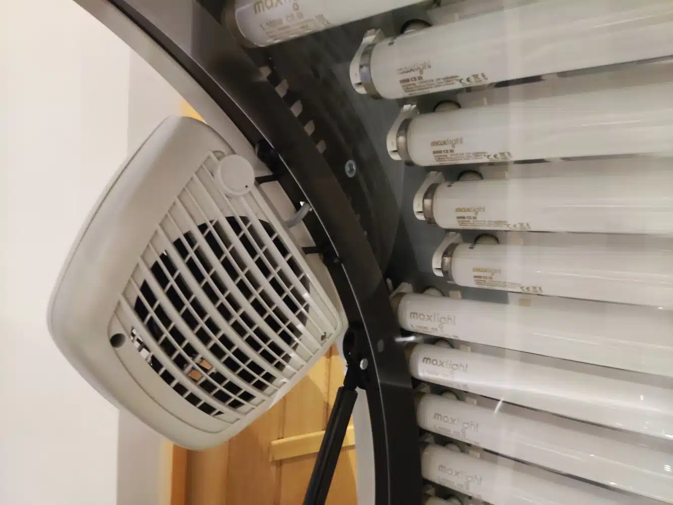 Zeer netjes!! | Hapro Onyx 26/1 combi - Lichaamskoeler - Krachtige gezichtsbruiner - Bijna nieuwe lampen! - Afbeelding 7