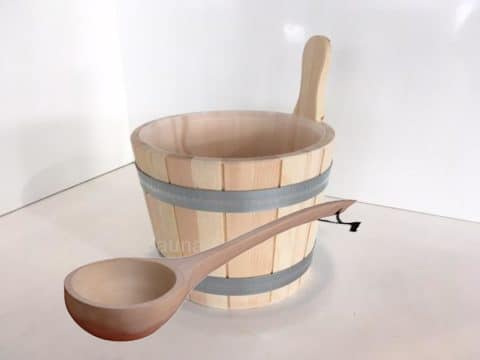 Opgietemmer naaldhout 5 liter + Opgietlepel hout 50 cm