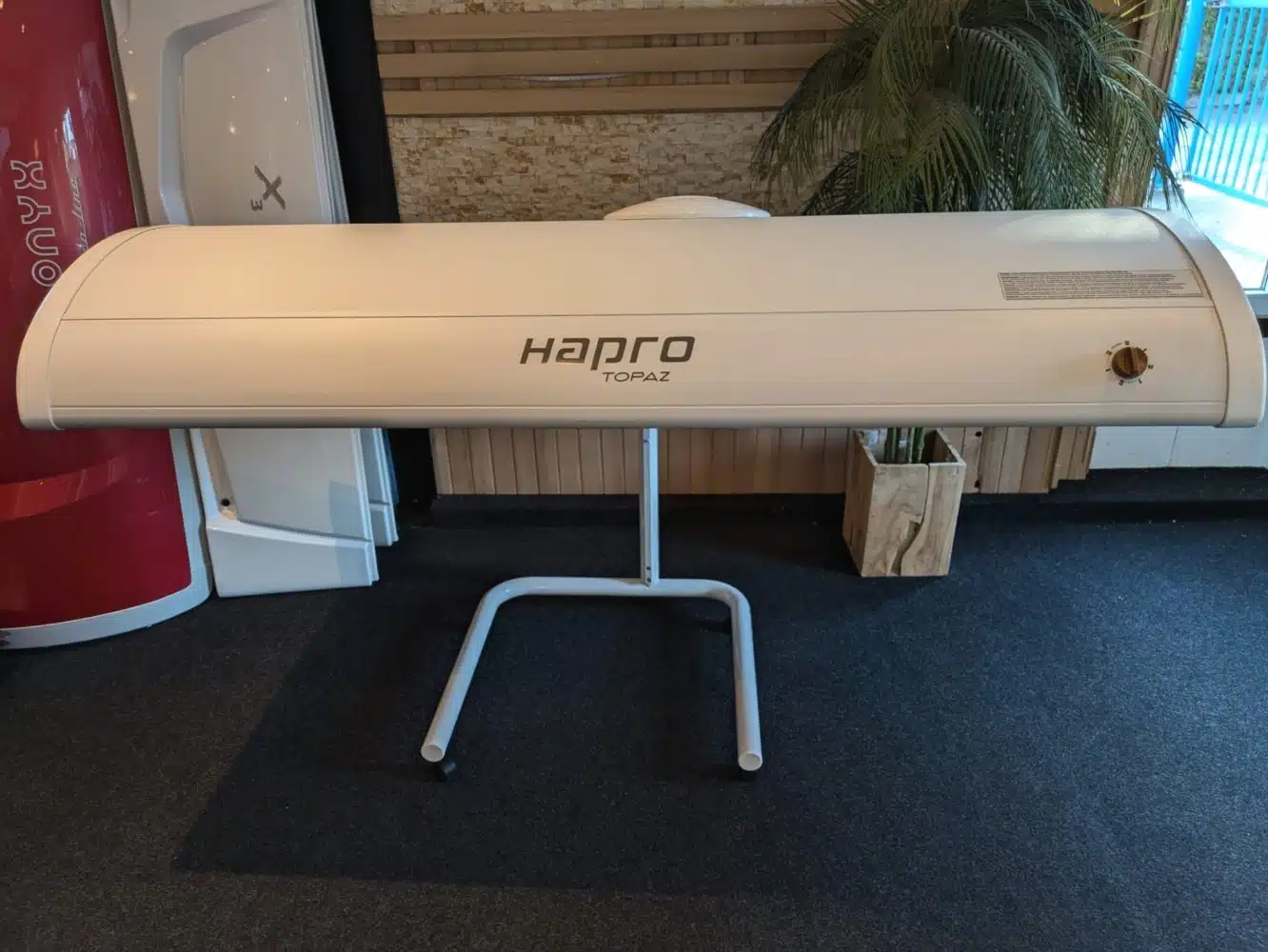 Tweedehands | Hapro Topaz 8V Met nieuwe lampen + 4 gezichtslampen (verticaal kantelsysteem op wielen) - Afbeelding 2